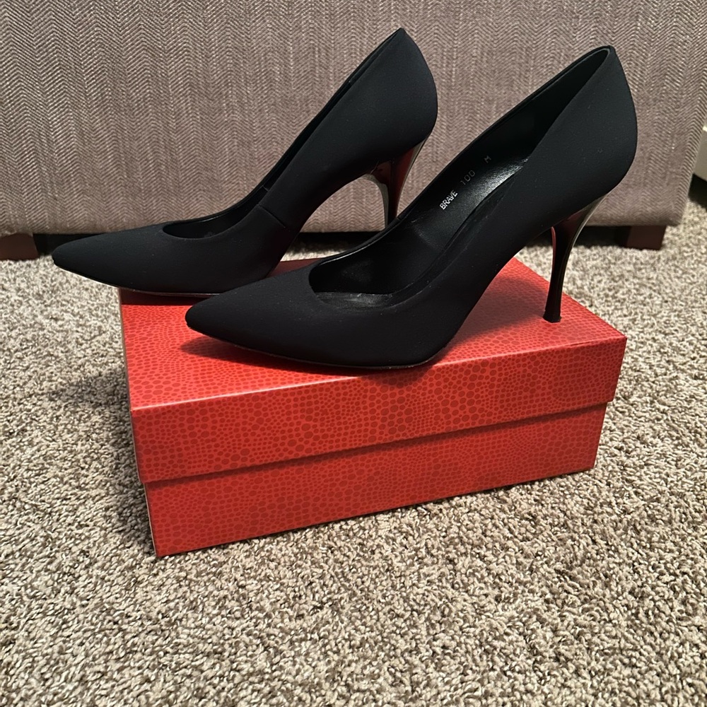 LIKE NEW Donald Pliner Elegant Black Stiletto Heels